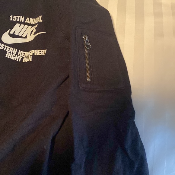 Nike Sweatshirt - Picture 6 of 6